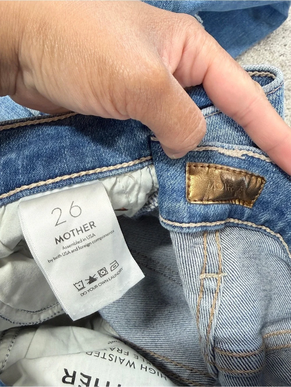 MOTHER Women’s High Waisted Raider Ankle Fray Jeans in Party Like A Pirate 26 - Picture 9 of 15